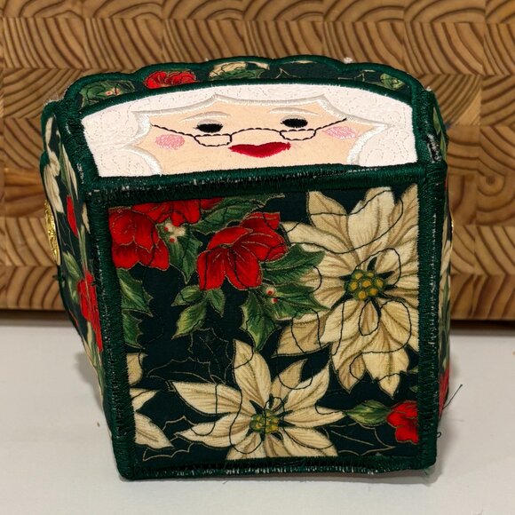 Mrs Claus handmade small fabric quilted candy or gift basket with handles, Xmas - Picture 3 of 9